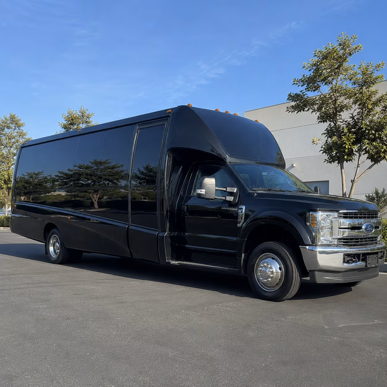 corporate group arrivals convention shuttle buses at okc