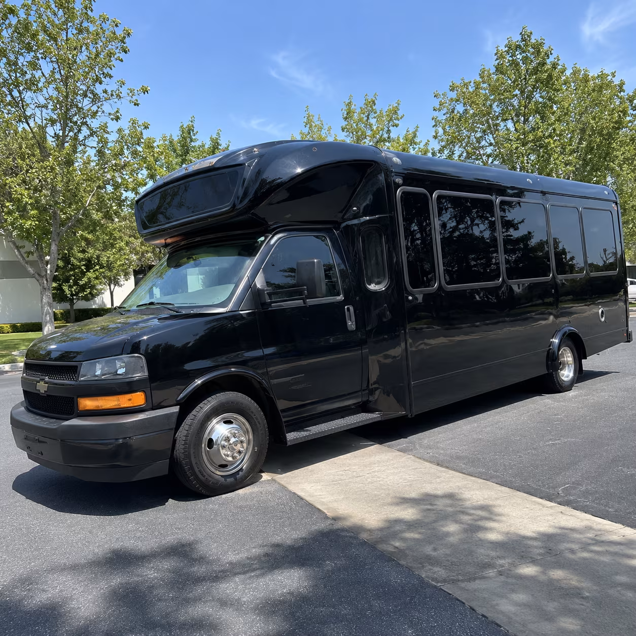 oklahoma city 15 passenger party bus