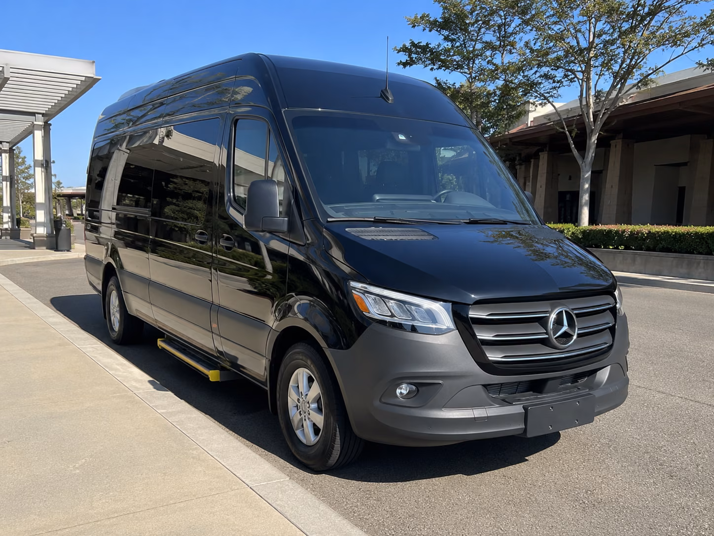 secure transportation for your next convention or trade show 4